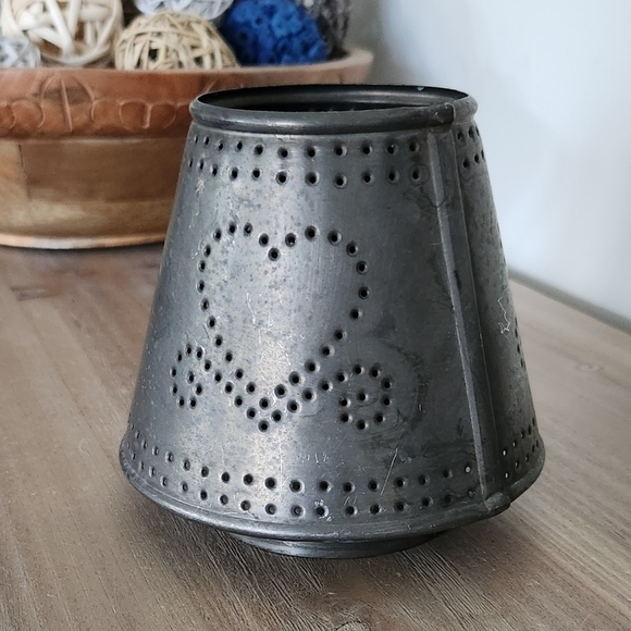 🕯️ Yankee Candle Rustic Metal Topper – Heart & Home Design, Preowned - Picture 6 of 15